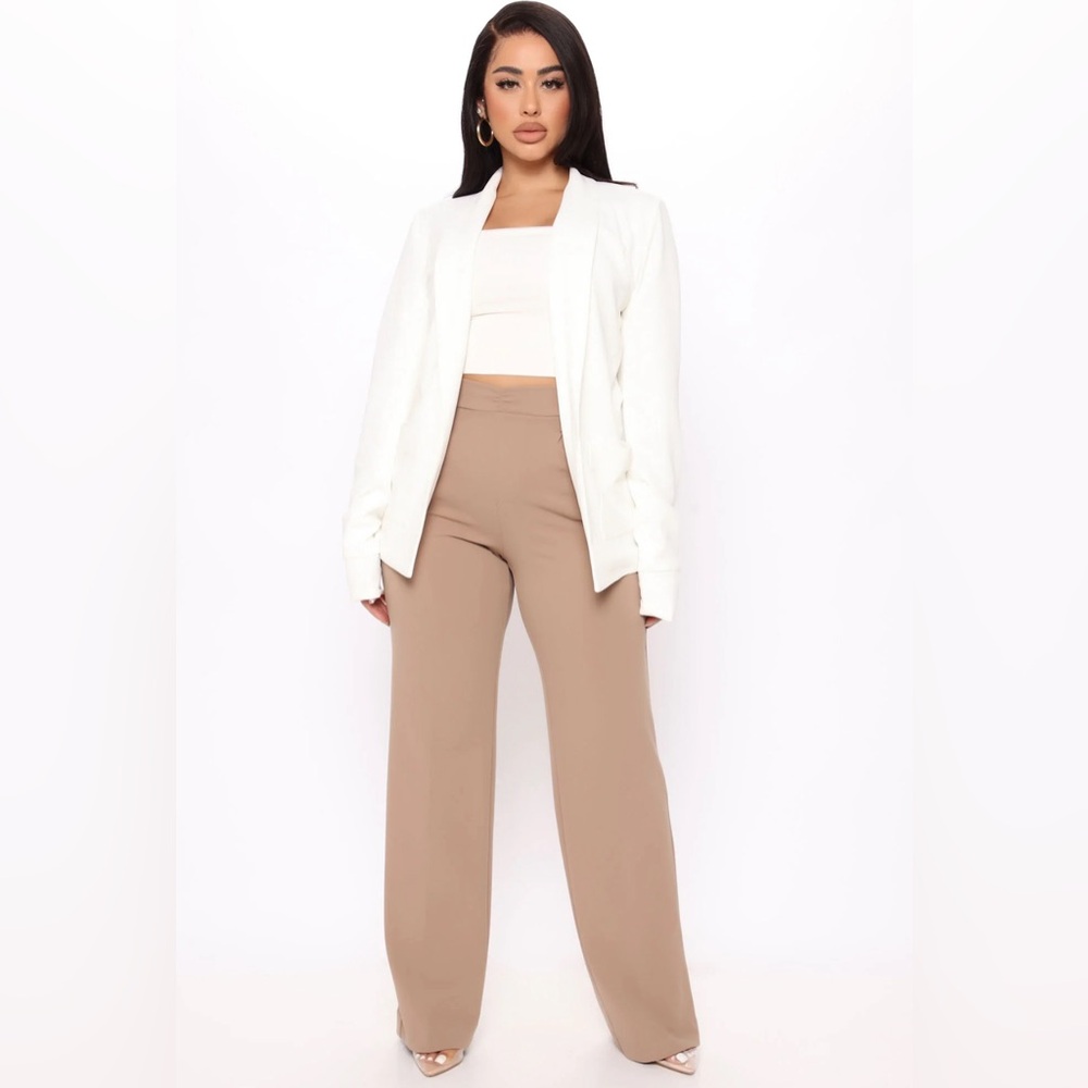NWOT Fashion Nova Blazer Jacket in Beige/Ivory Size M
